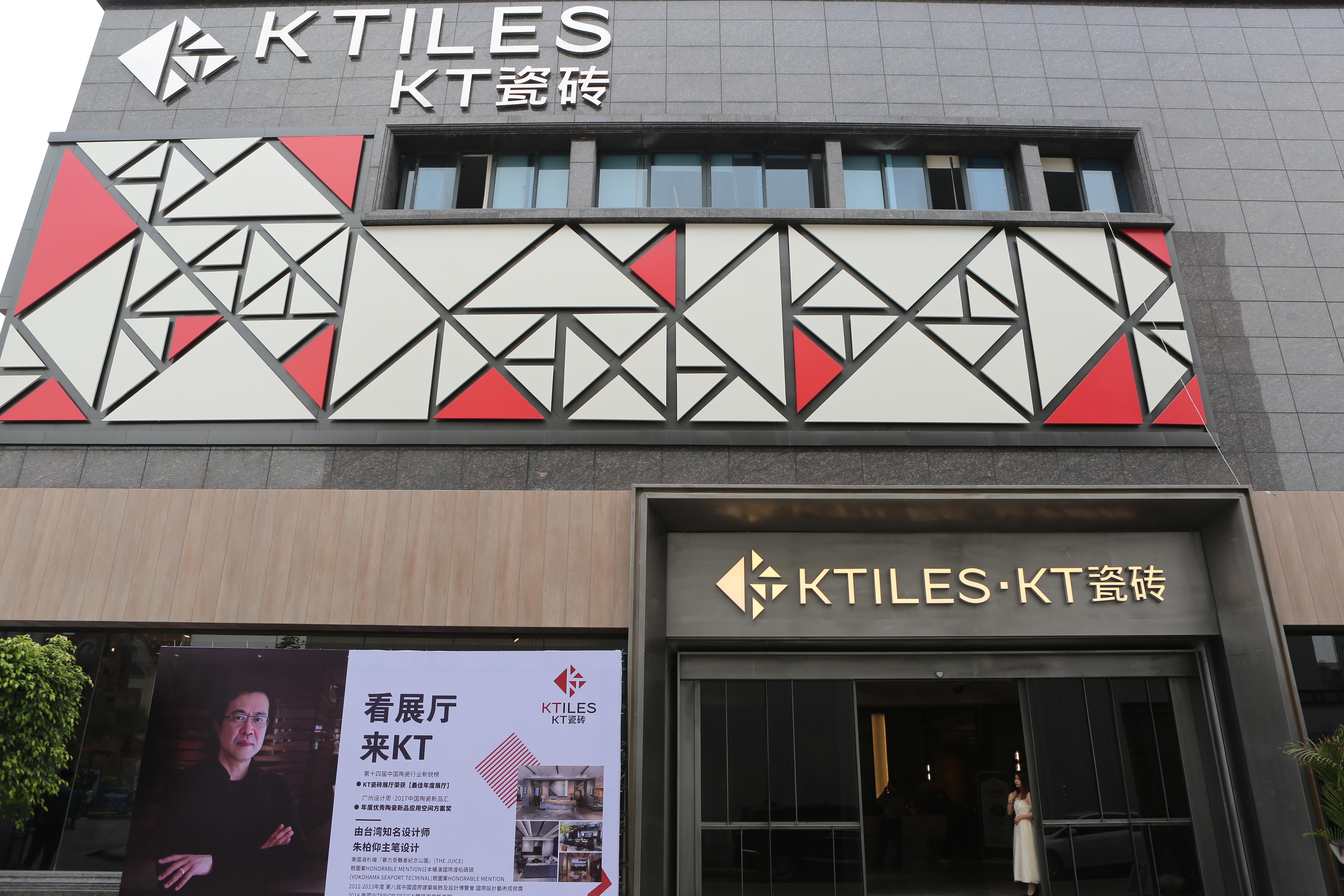 陶博會期間，這個展廳熱鬧非凡，只為，給你演繹最好的木紋磚及最佳木紋磚展廳！
